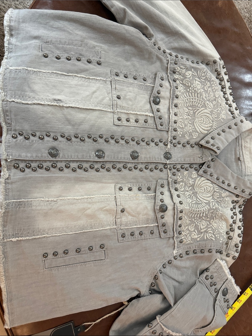 NWT Double D Ranch Saddlepack Light Gray Studded Embroidered Jean Jacket 2X - Picture 10 of 10